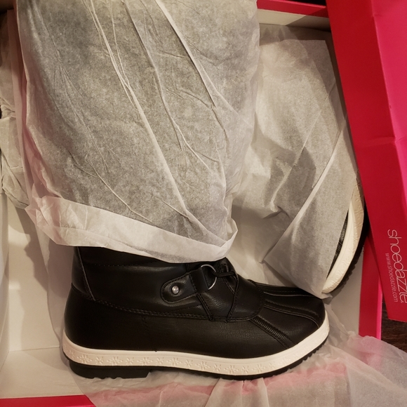 Christene Puffy Cold Weather Boot Black 7.5 - Picture 6 of 9